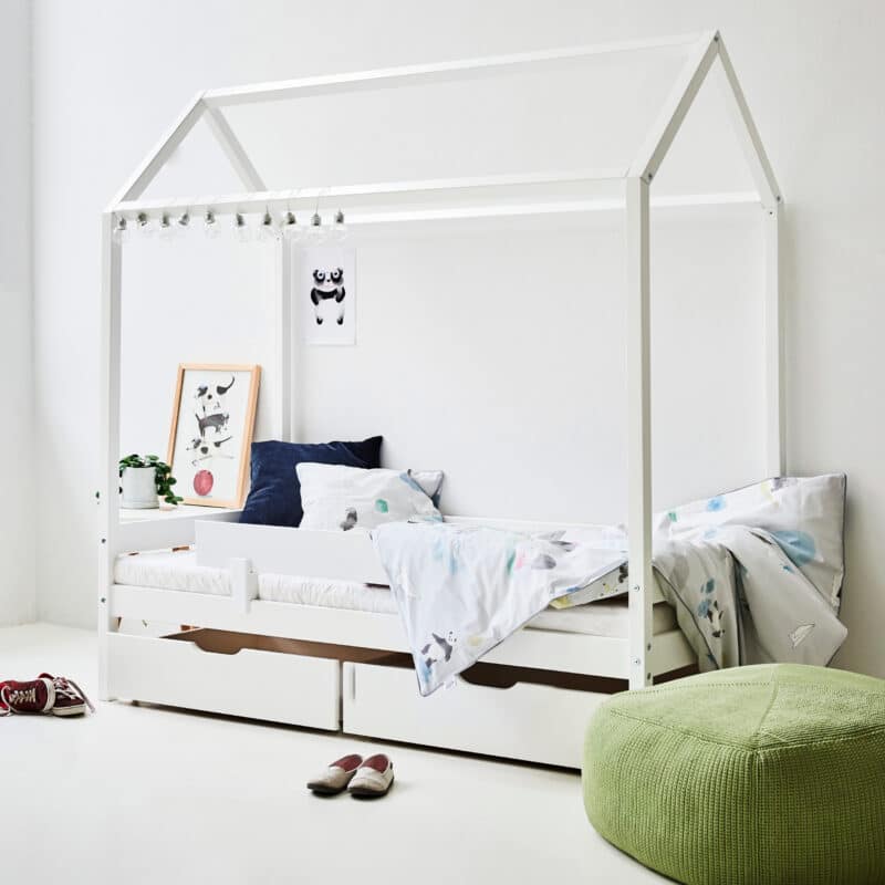 Hoppekids Shorty house bed with safety rail drawers white