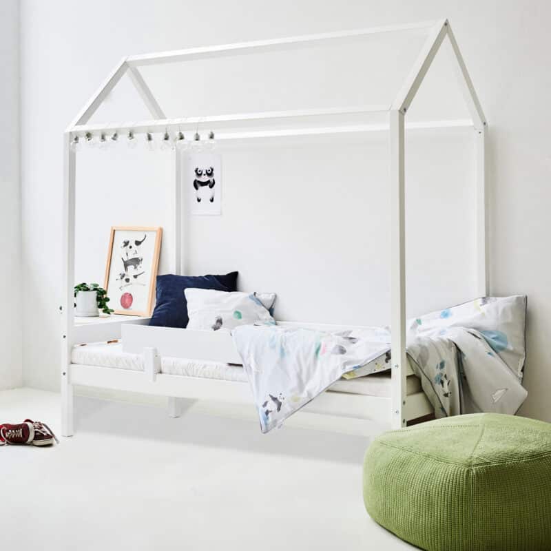Hoppekids Shorty house bed with safety rail white